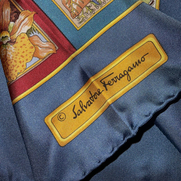 Salvatore Ferragamo 100% Silk Jungle Animals Print Scarf NWT - Picture 8 of 16